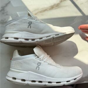 On Running women’s cloud tec